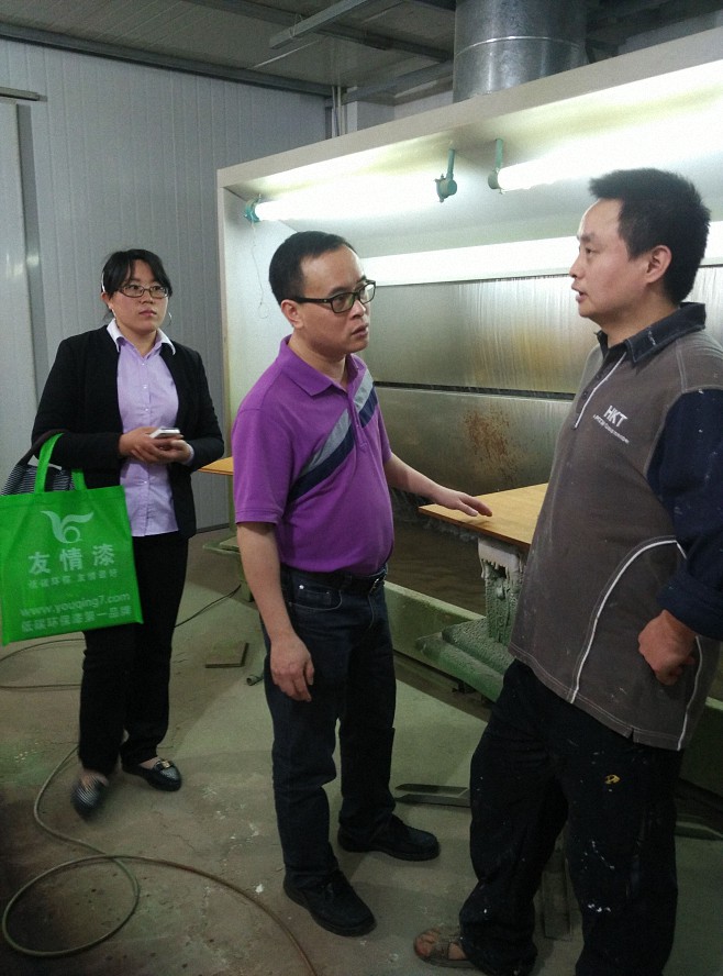 友情漆李總經(jīng)理走訪中山家具廠