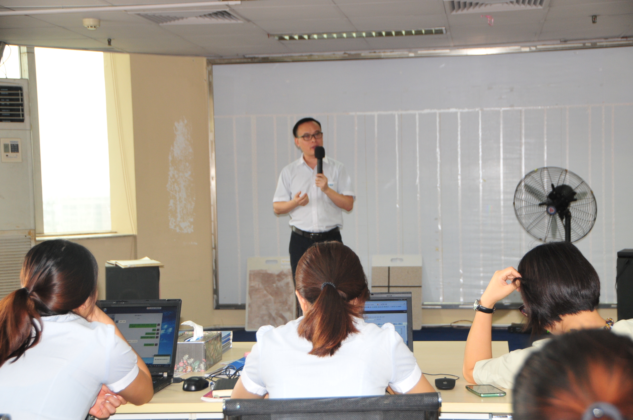 友情漆用信心和堅持，成就目標(biāo)的達成