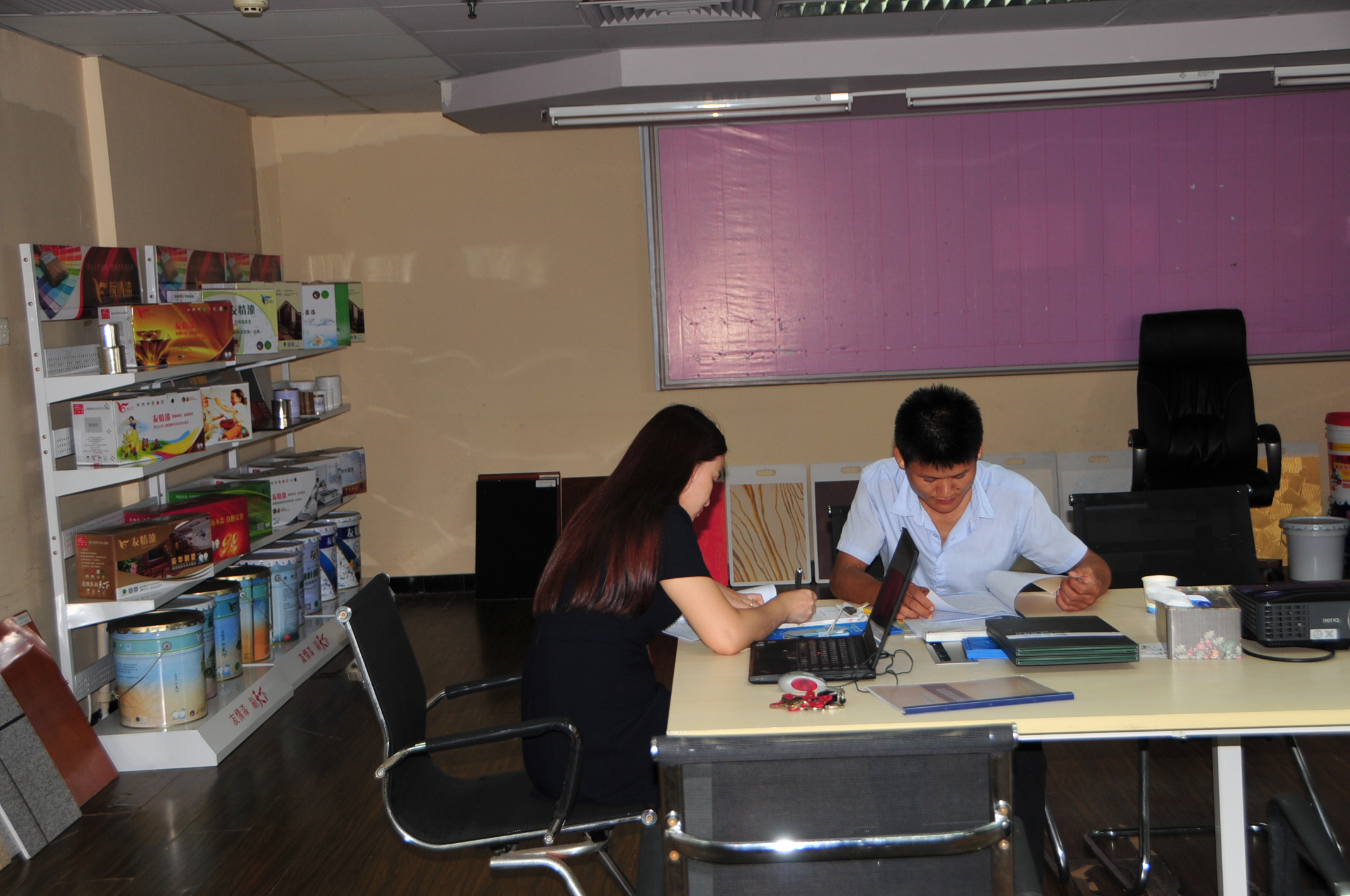 客戶信任支持,激勵(lì)友情漆追求不已 客戶信任支持,激勵(lì)友情漆追求不已