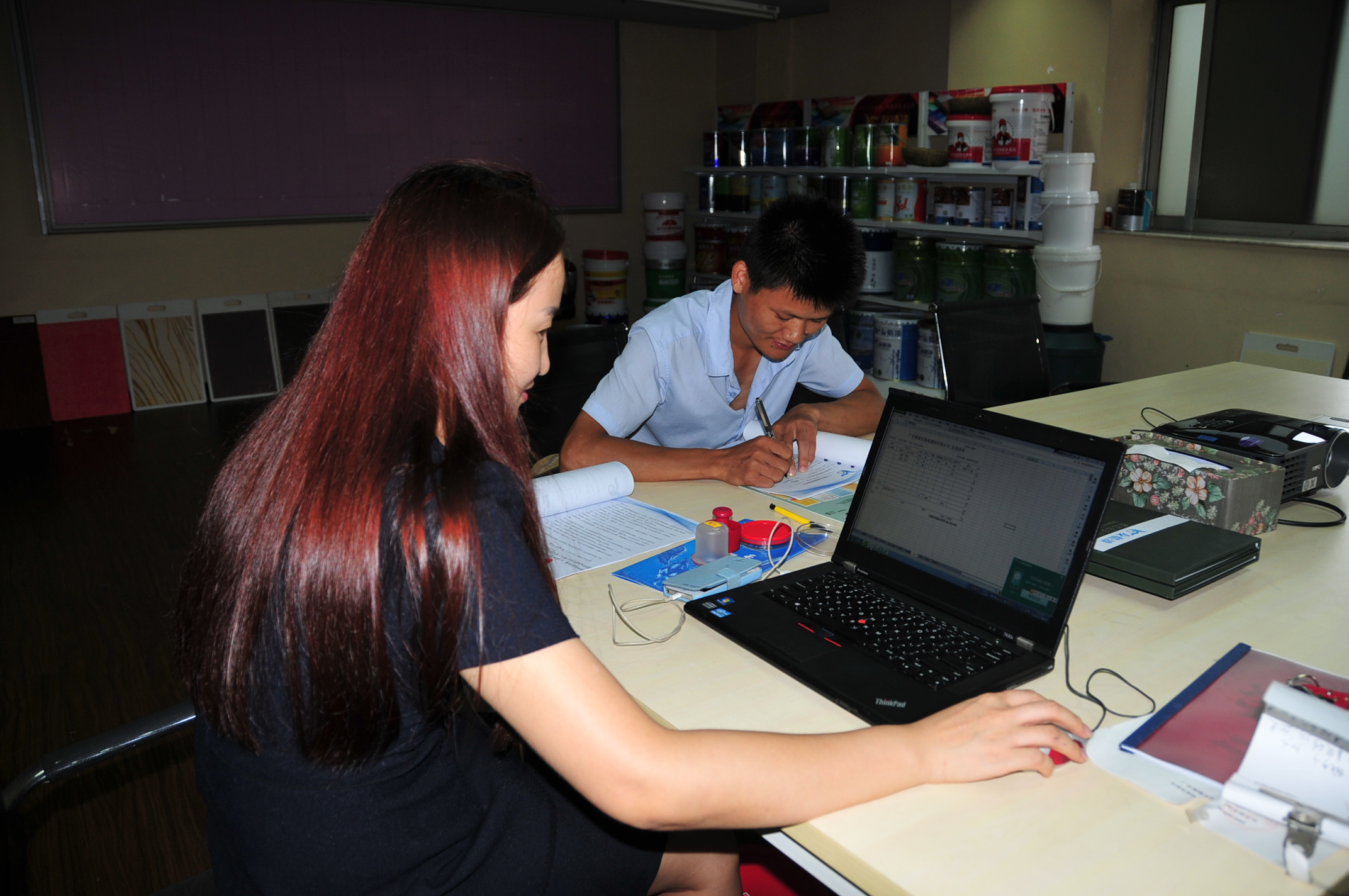 客戶信任支持，激勵(lì)友情漆追求不已