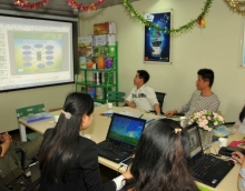 友情漆加強培訓(xùn)服務(wù)，提升加盟商經(jīng)營能力